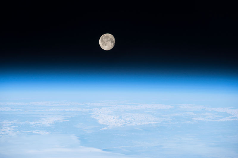 File:Atmosphere moon.jpg