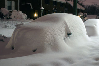 File:320px-Blizzard aftermath car + 23.5 inches of snow.jpg