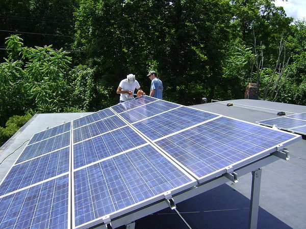 File:600px-Rooftop Photovoltaic Array.jpg