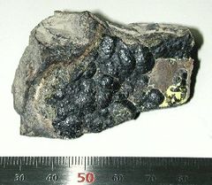 File:240px-Pichblende.jpg