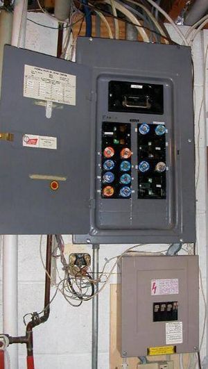 File:300px-Fuse box.jpg