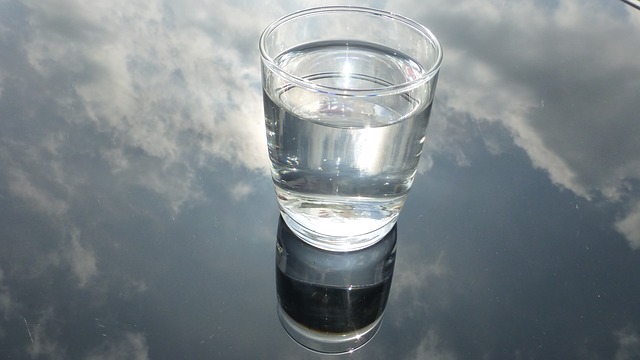 File:Waterglass.jpg