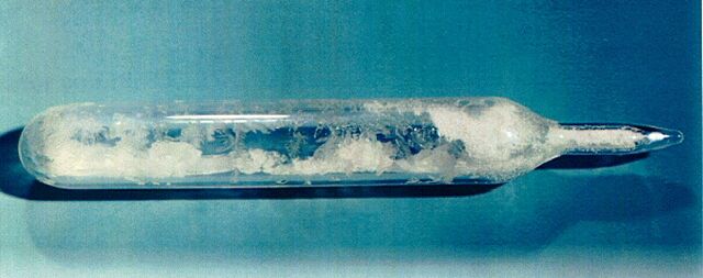 File:640px-Uranium hexafluoride crystals sealed in an ampoule.jpg