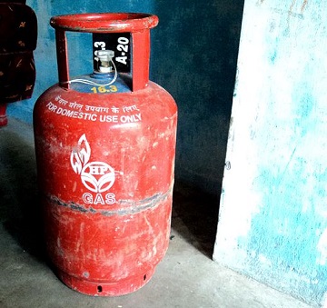 File:509px-Cylinder,gas,HP, Tamil Nadu451.jpeg