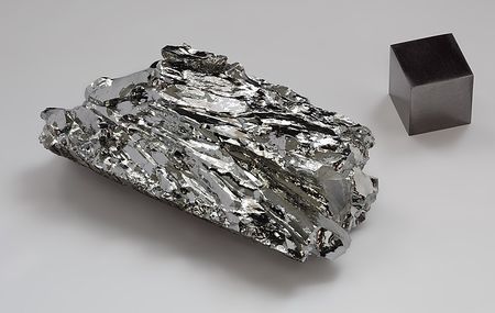 File:450px-Molybdenum crystaline fragment and 1cm3 cube.jpg