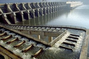 File:300px-John Day Dam fish ladder.jpg