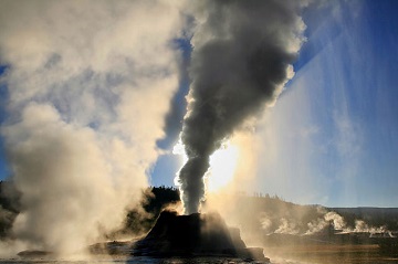 File:640px-Steam phase eruption of Castle Geyser with crepuscular rays and shadow.jpg