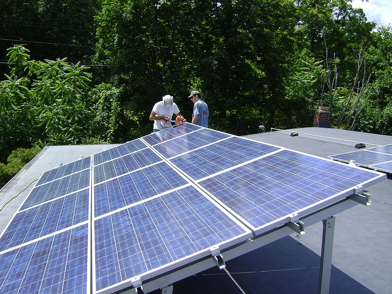File:Rooftop Photovoltaic Array.jpg