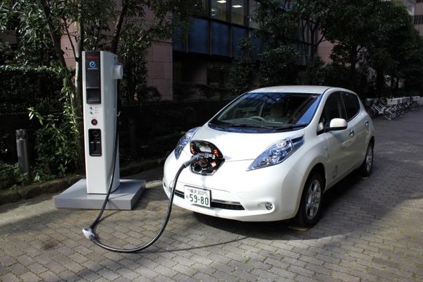 File:600px-Nissan Leaf.jpg