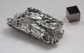 File:120px-240px-Molybdenum crystaline fragment and 1cm3 cube.jpg