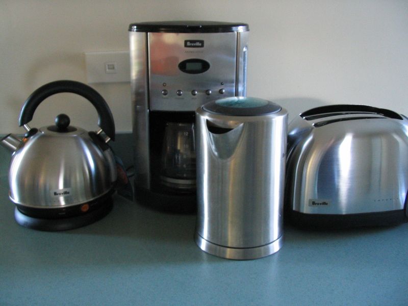 File:1600px-Breville.jpg