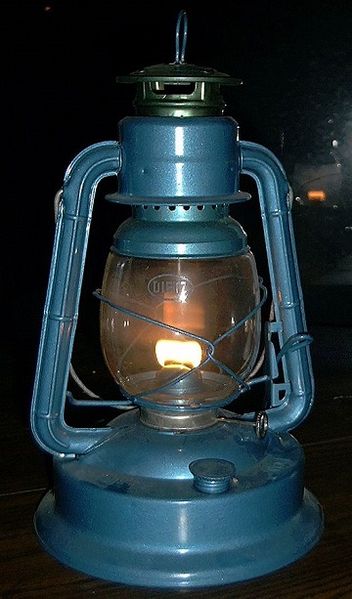 File:528px-Kerosene lantern.jpg