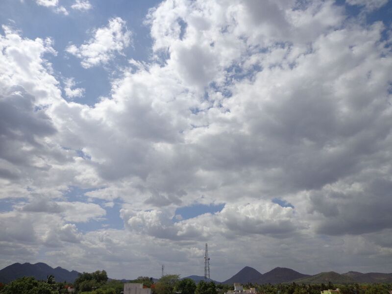 File:1200px-Clouds in vellore.JPG