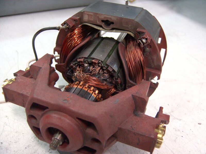 File:1200px-Universalmotor 3.JPG