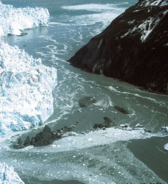 File:574px-Hubbard Glacier May 20.2000.jpg
