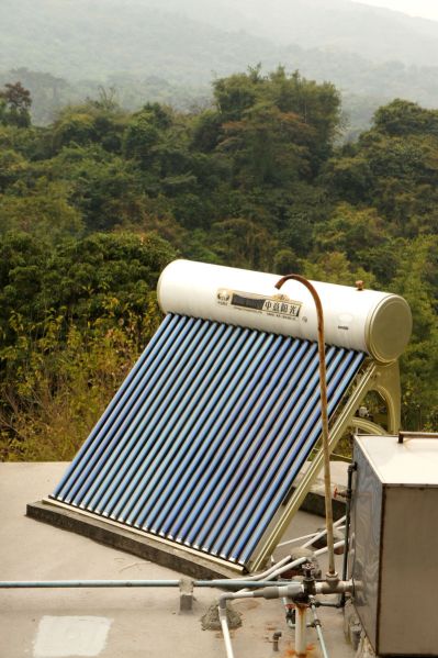 File:797px-Solar water heater.jpg