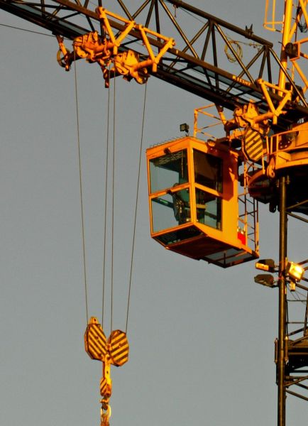 File:866px-Crane Pulley.jpg